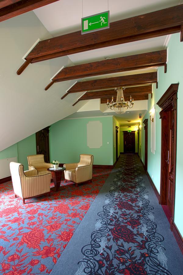 Hotel Roza Kamieniec Wroclawski ภายนอก รูปภาพ
