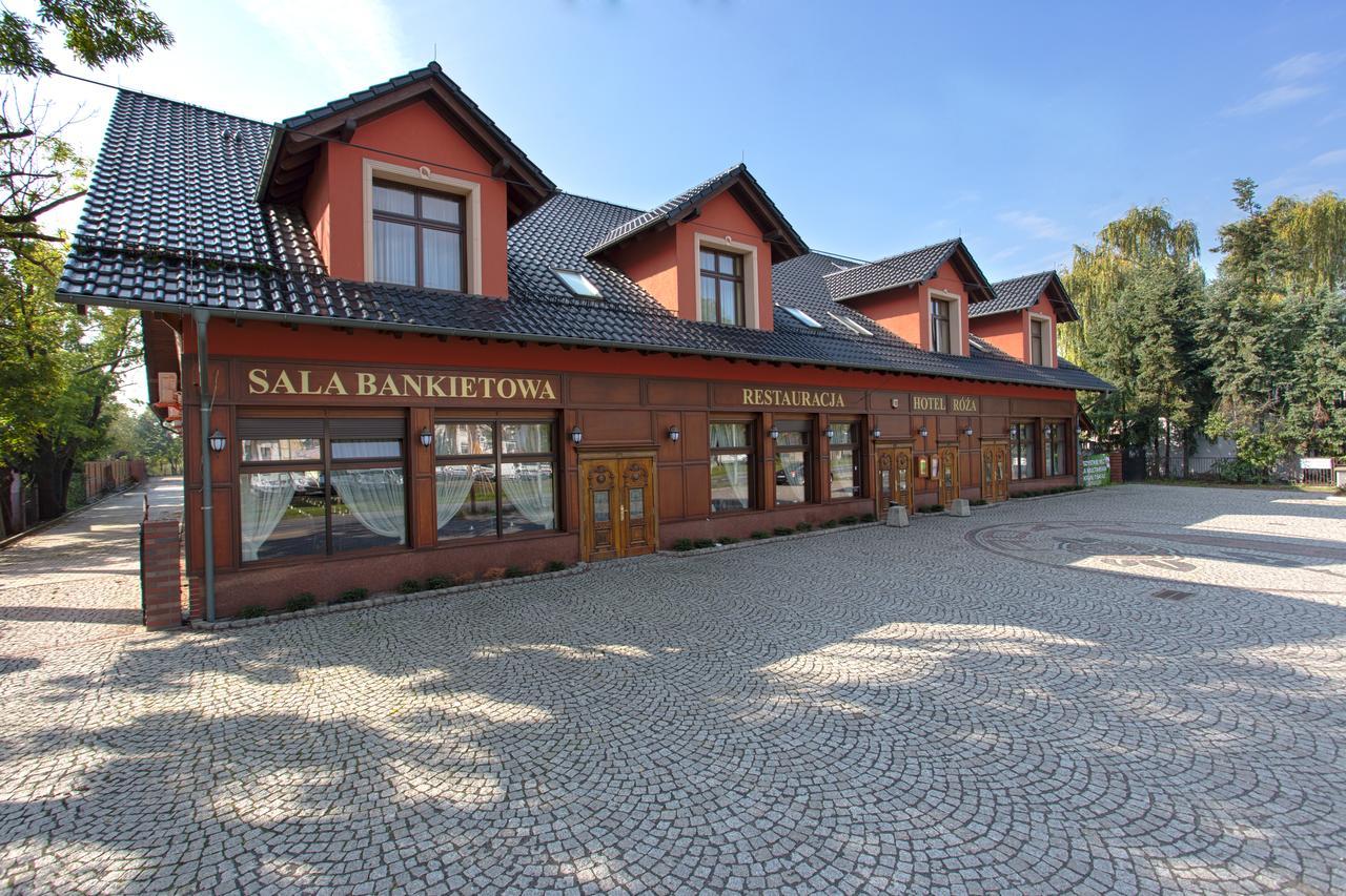 Hotel Roza Kamieniec Wroclawski ภายนอก รูปภาพ