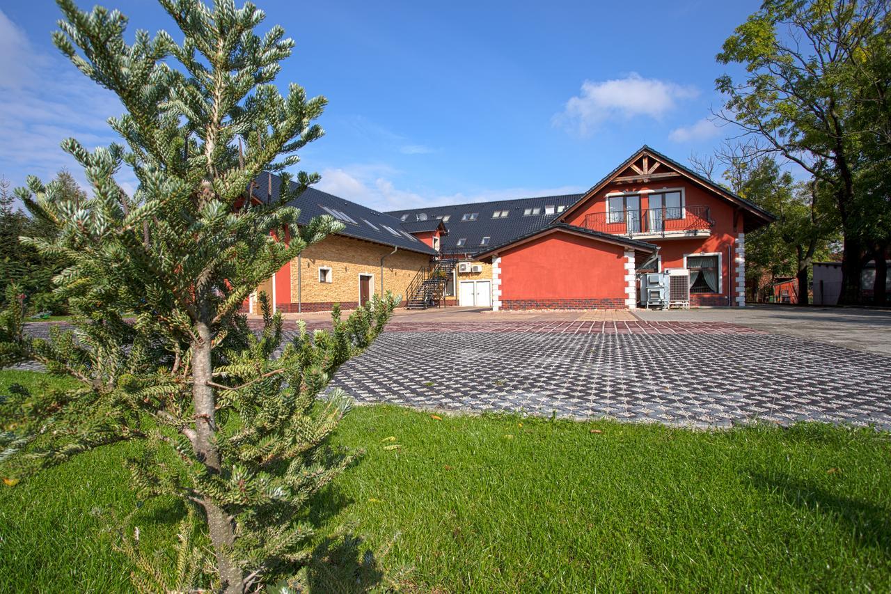 Hotel Roza Kamieniec Wroclawski ภายนอก รูปภาพ