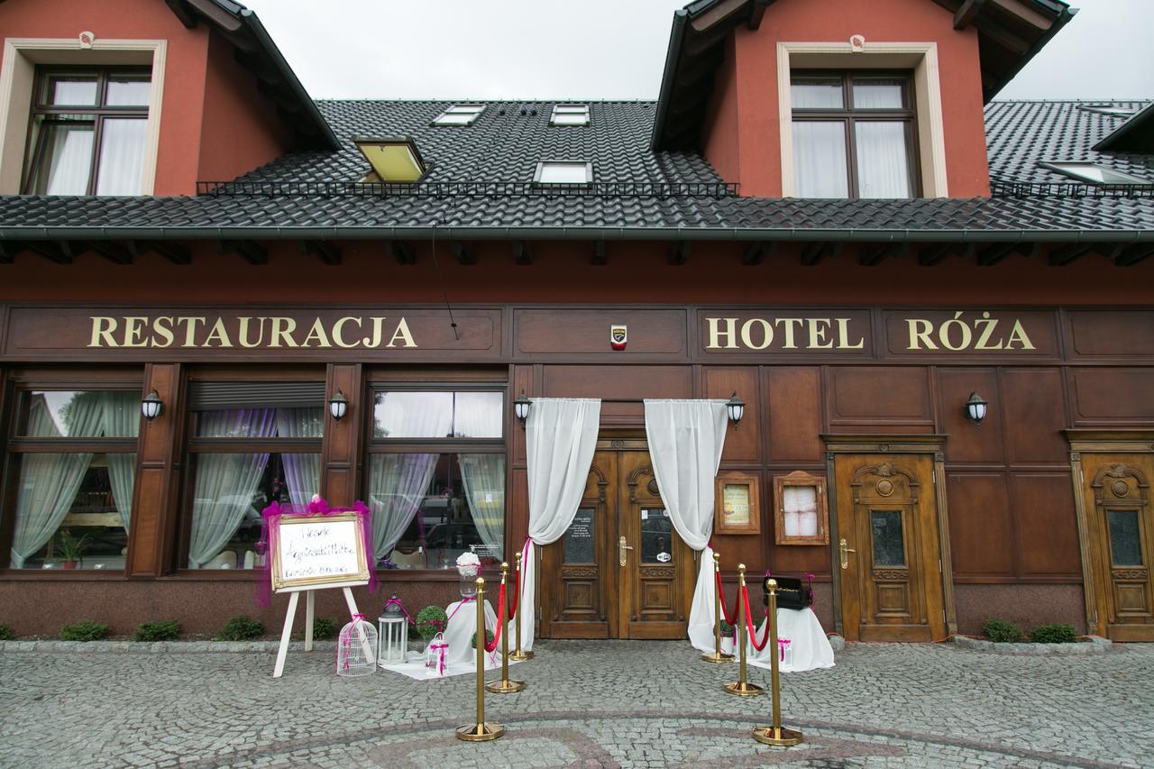 Hotel Roza Kamieniec Wroclawski ภายนอก รูปภาพ