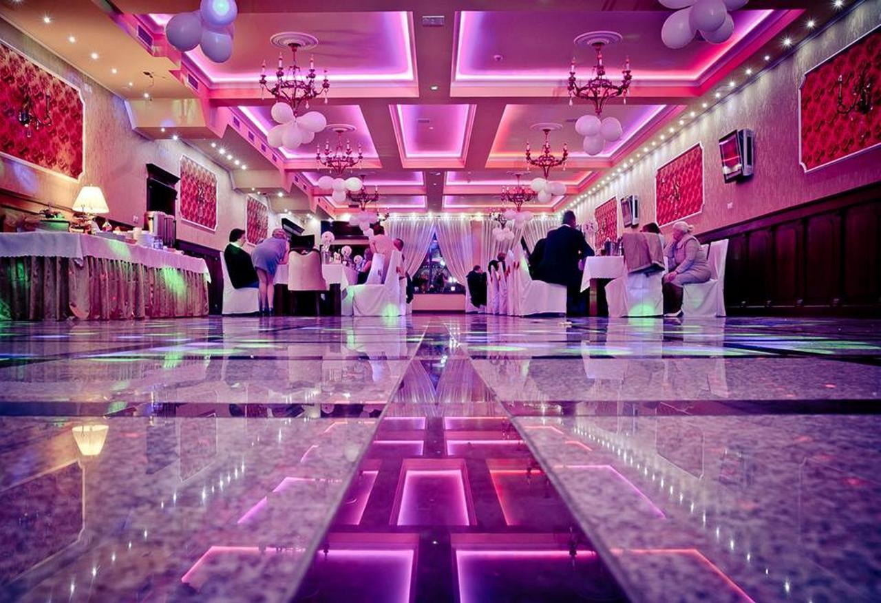 Hotel Roza Kamieniec Wroclawski ภายนอก รูปภาพ